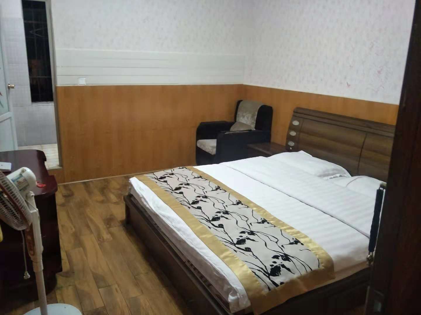 豪华大床间