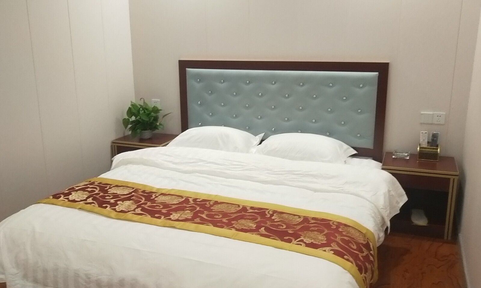 豪华大床房