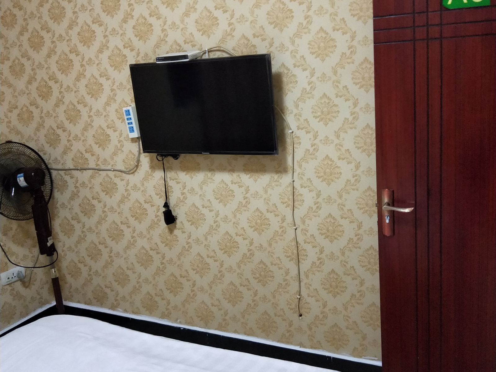 单间(公共卫浴)