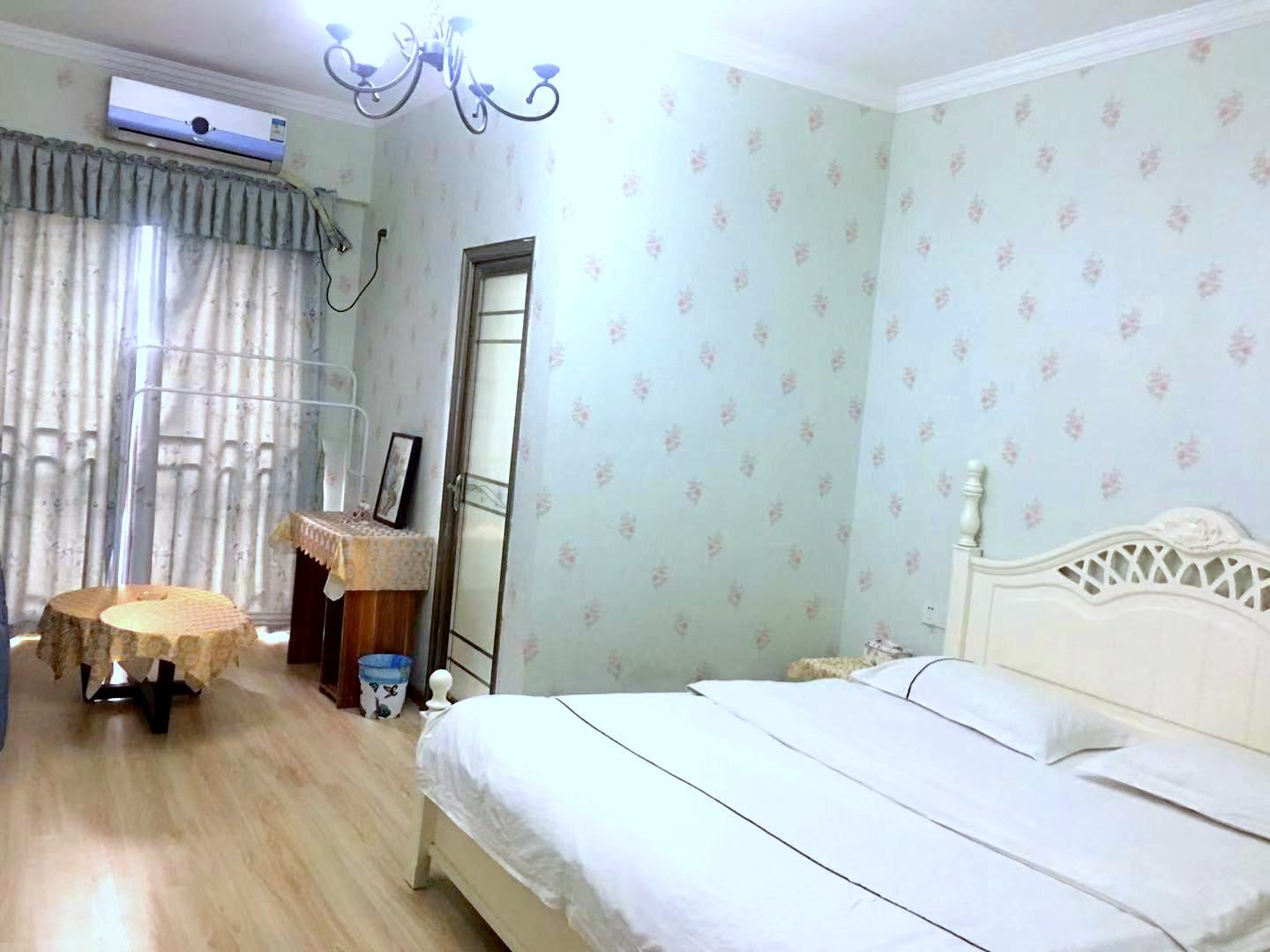 都市精品大床房