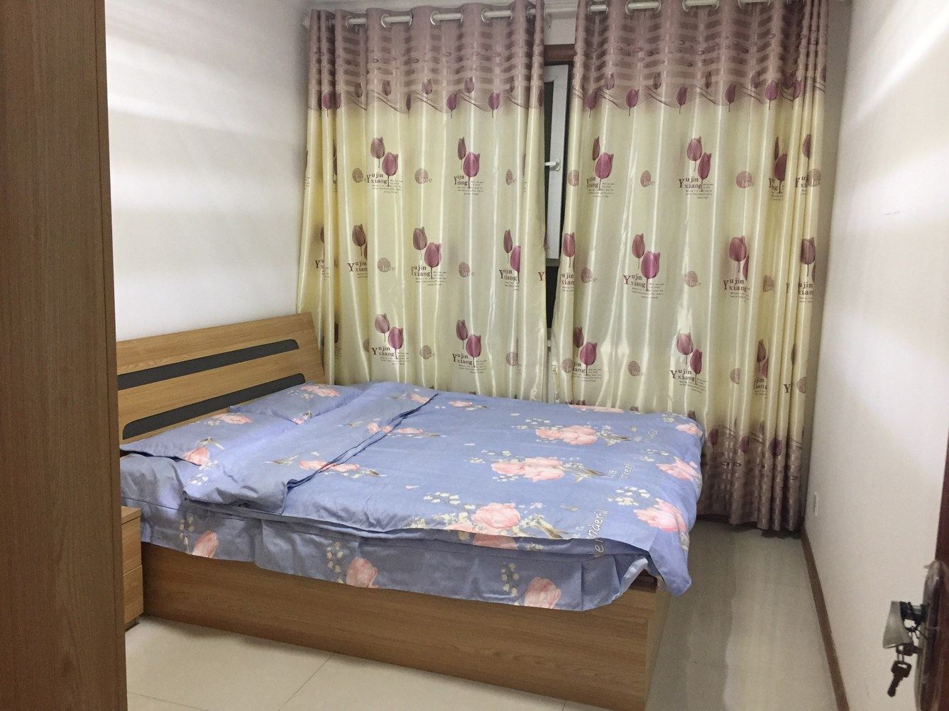 乌鲁木齐杨女士618公寓(2号店)