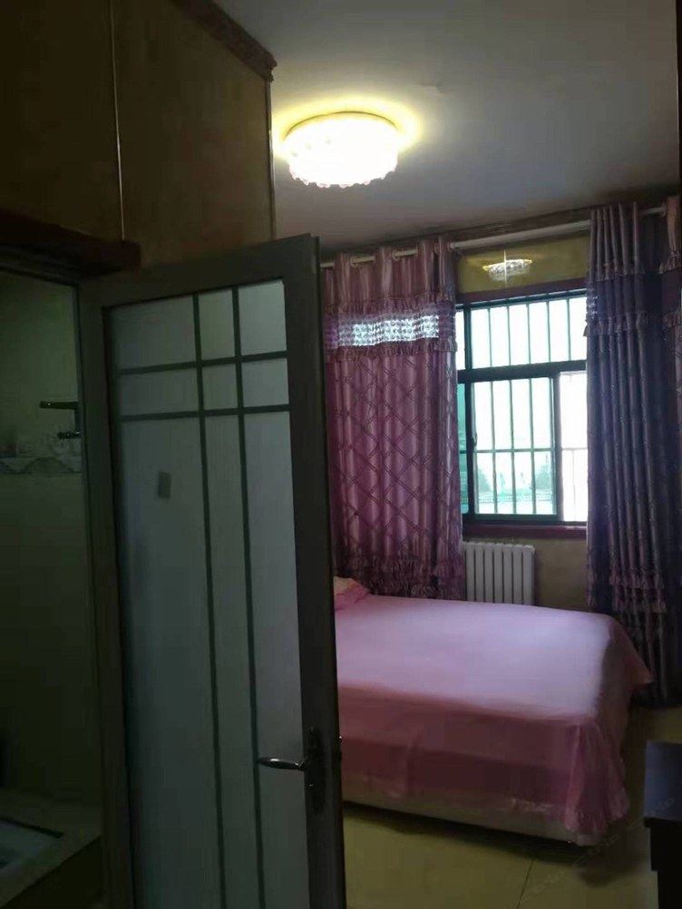 舒适情侣大床房
