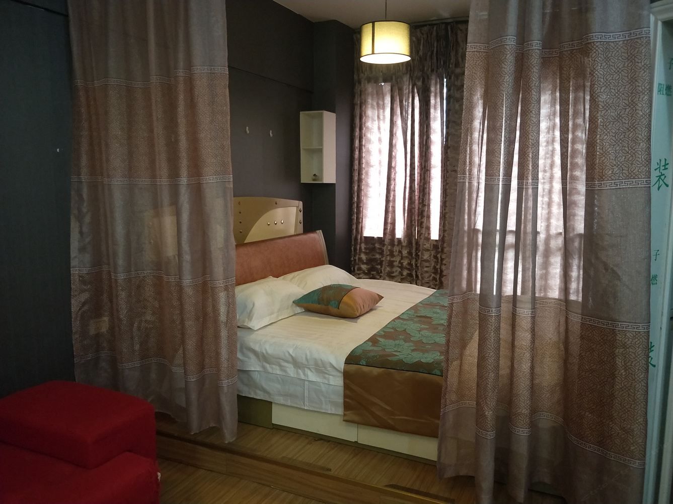 重庆拾光浪漫满屋公寓(3号店)
