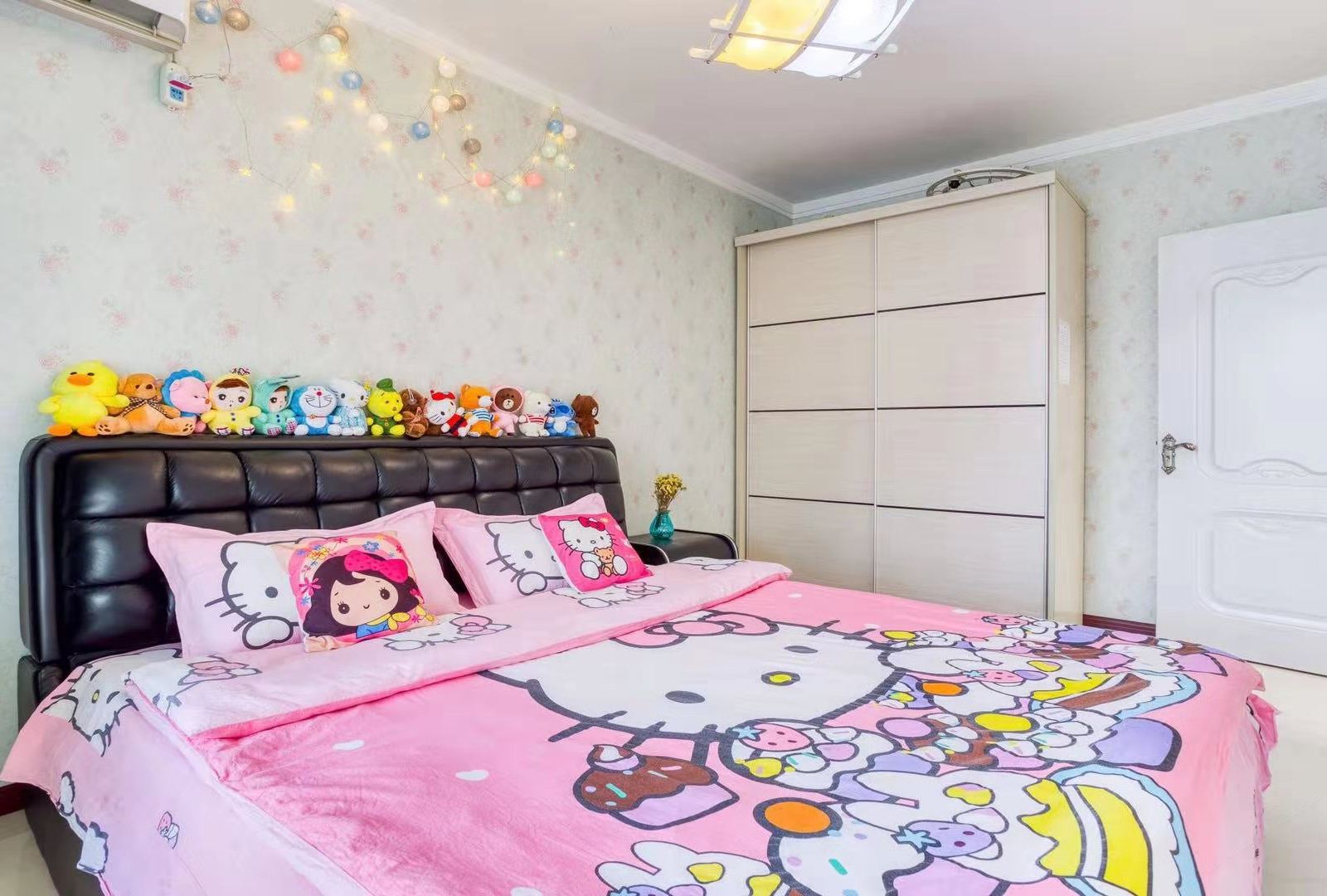 小夜灯浪漫满屋豪华大床房