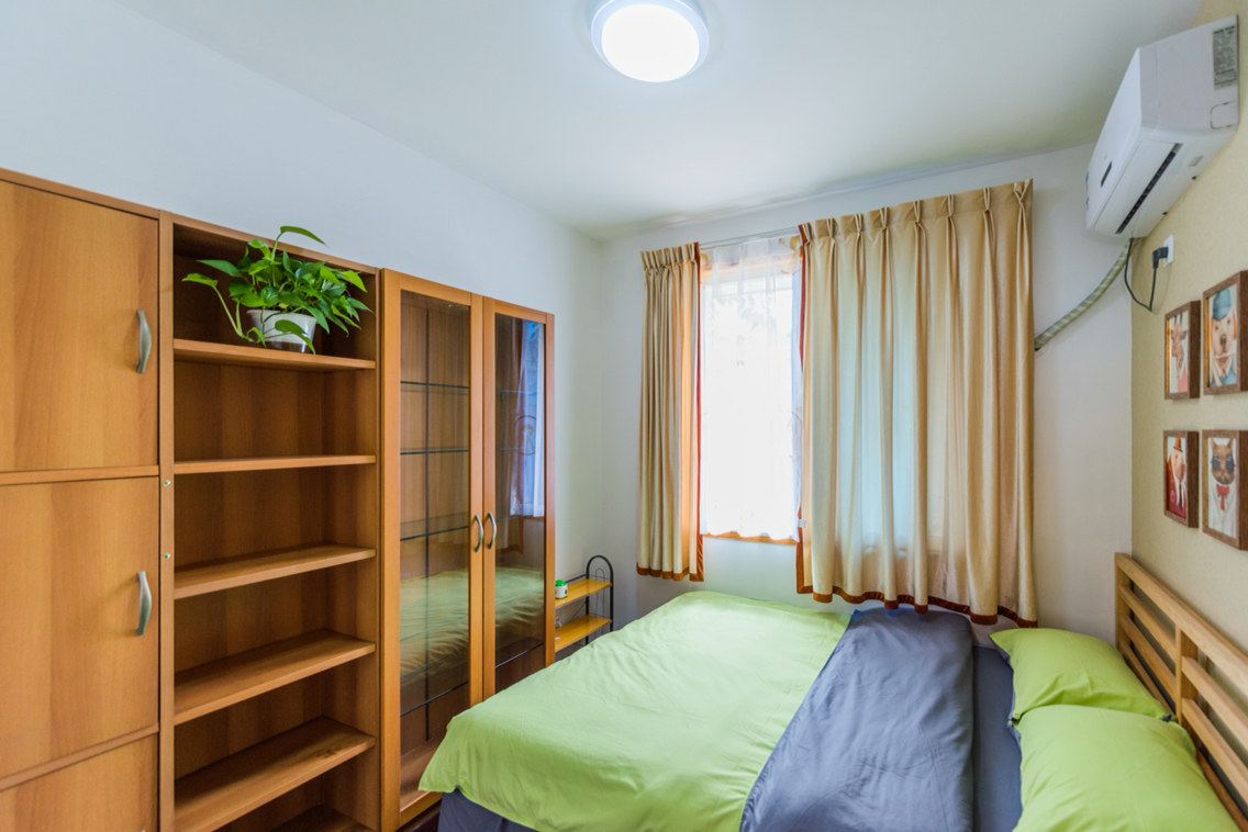 成都近宽窄巷子阳光餐厅独立花园格调顶跃公寓(苏坡东路分店)