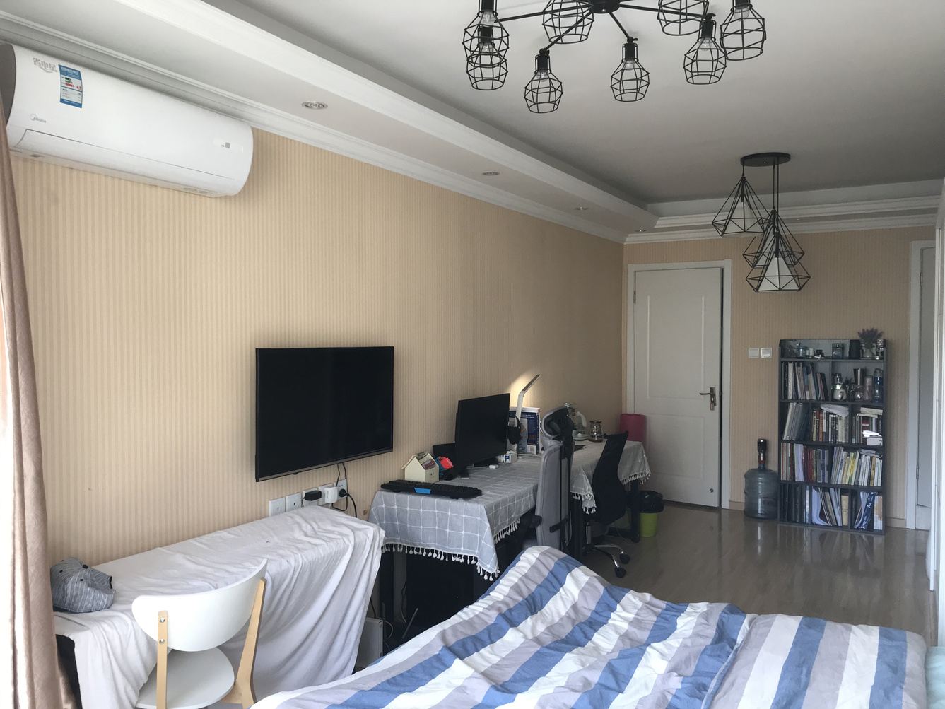 简约一室大床房