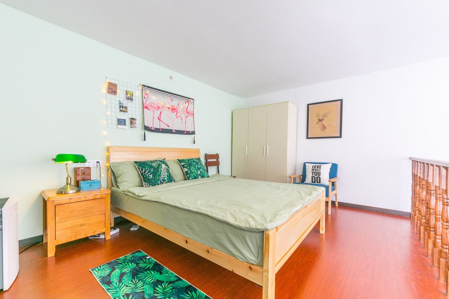 上海外滩边的英式老房/带阳台Loft/旅行家公寓