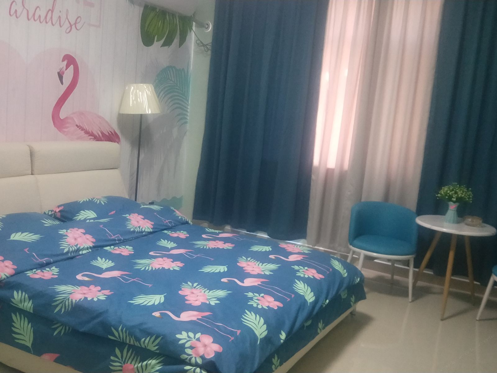 火烈鸟风情大床房
