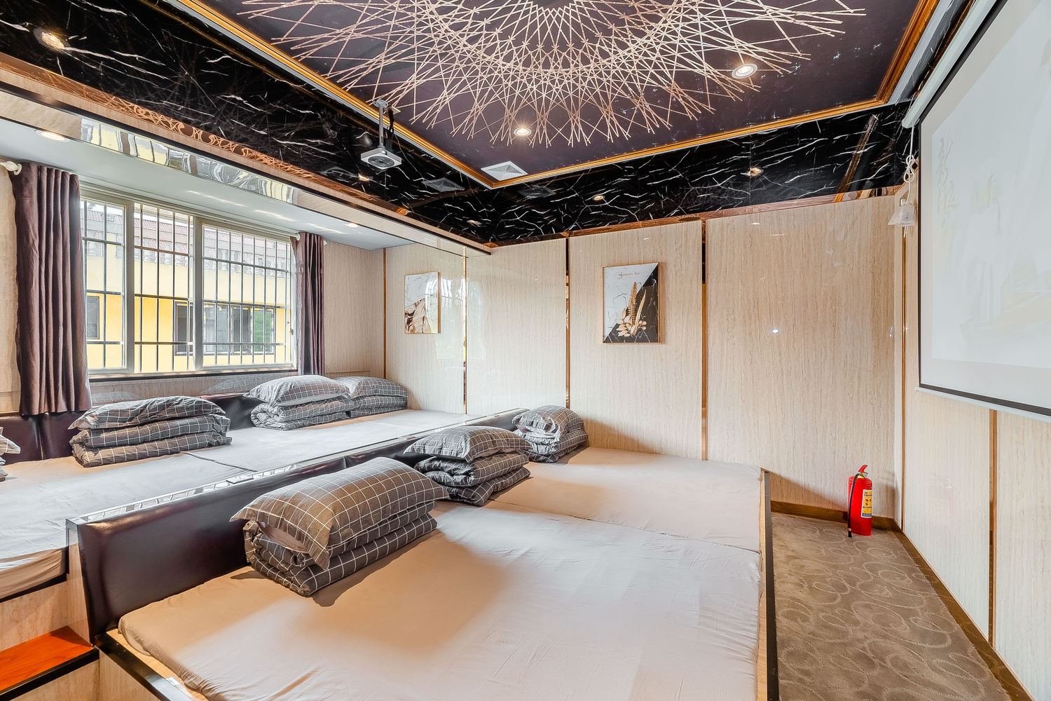 成都吃住玩一条龙独栋别墅轰趴(三桥村分店)