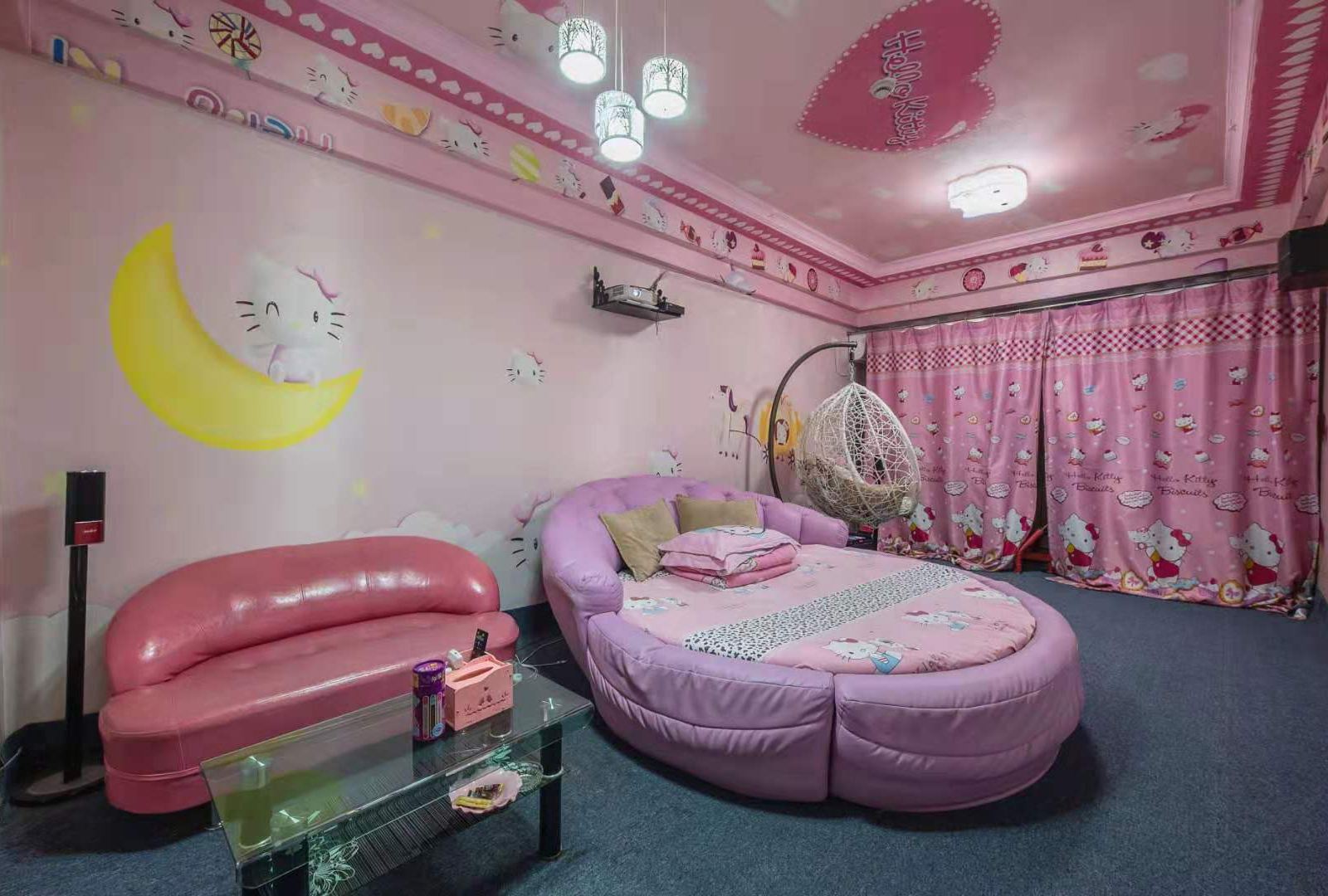 HelloKitty主题影院房