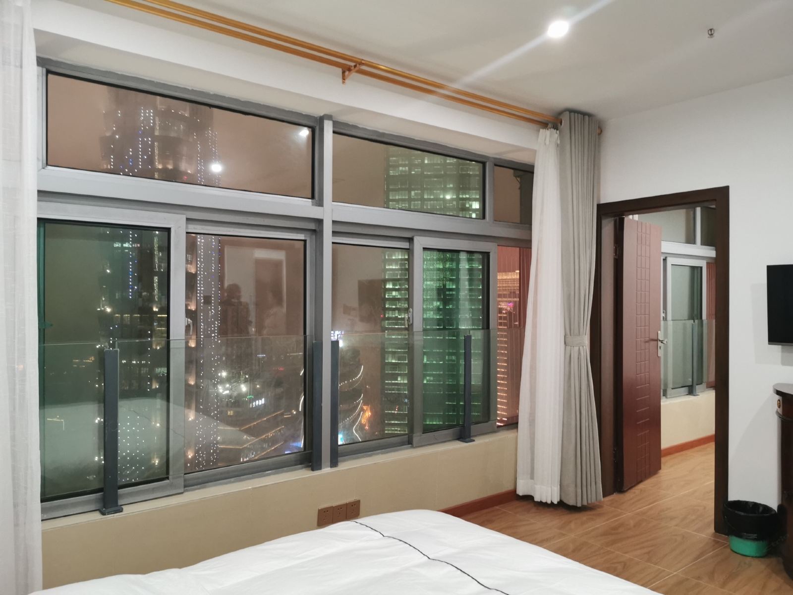 舒适大床房