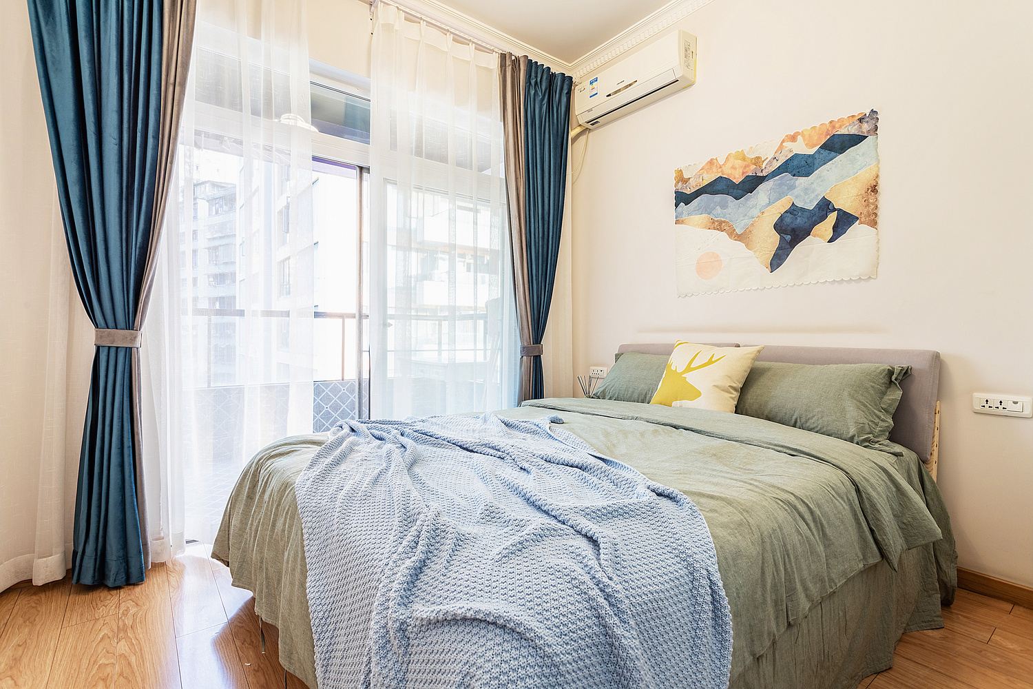 重庆Bella贝拉的江火公寓(滨江路分店)