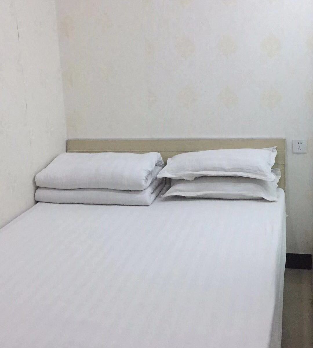 电脑大床房