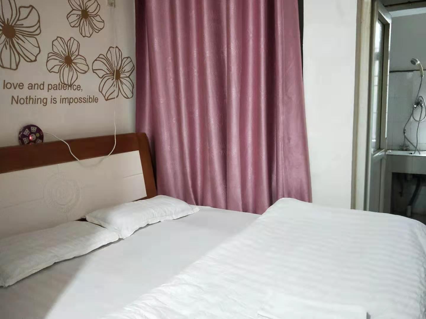 经济大床房