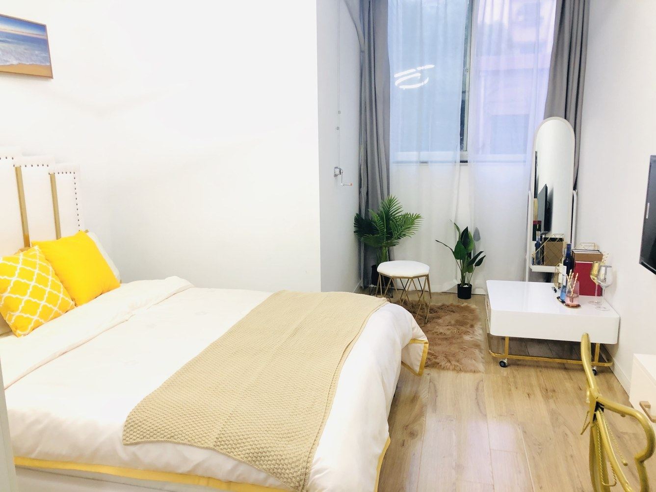 上海暖心沙发公寓(顾正红纪念馆分店)
