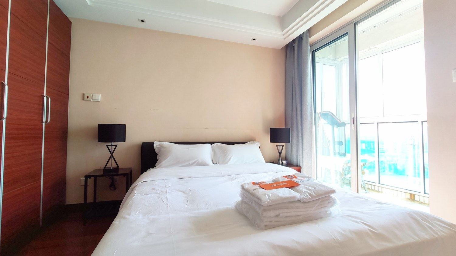 上海FitRoom小艾公寓(小城小事休闲馆分店)