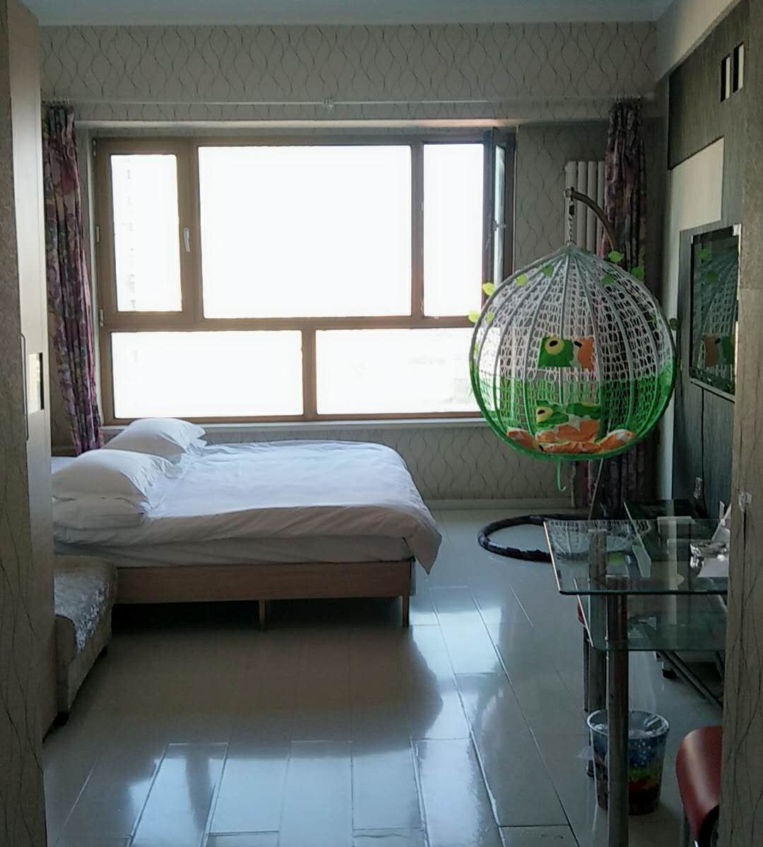 浪漫大床房