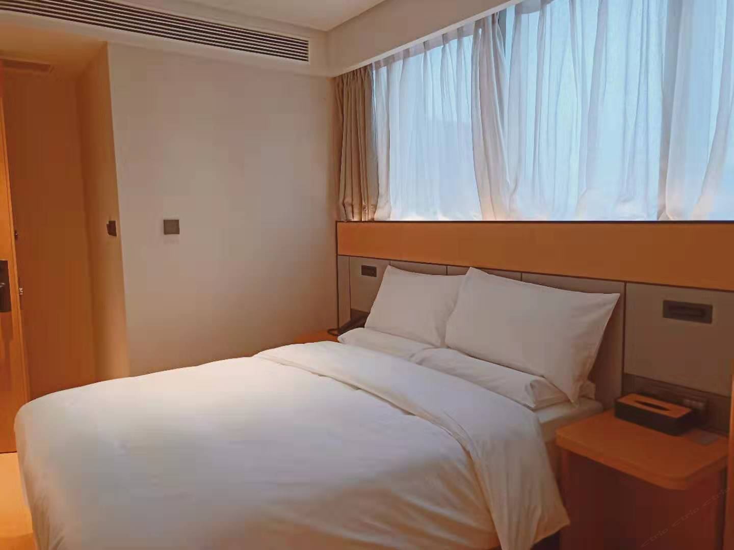 零压大床房