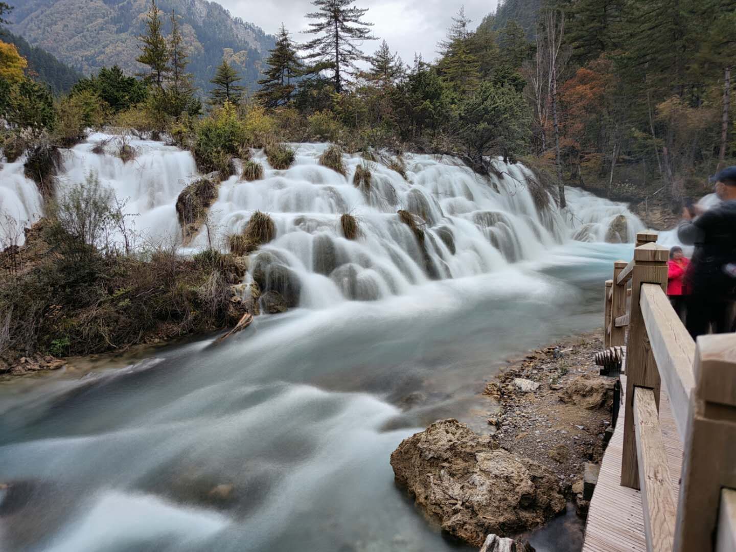  四川成都 九寨沟风景名胜区5日游>错峰9点30晚出发,增游黄龙景区,可