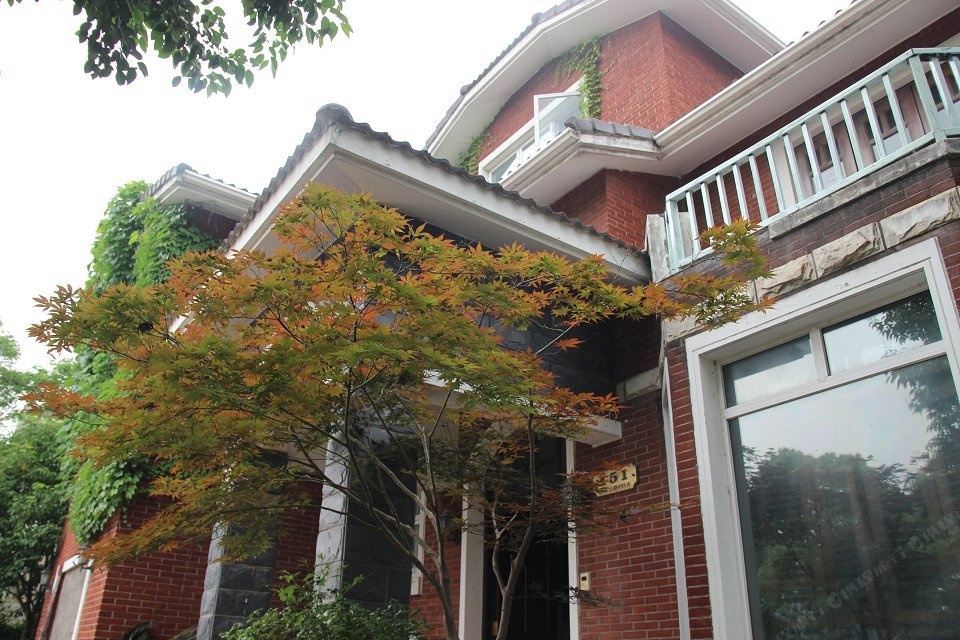 佘山聚聚吧住宿