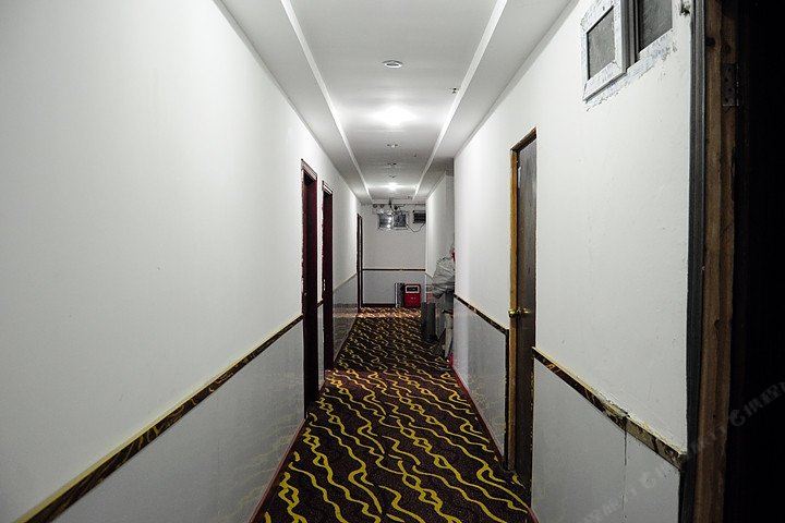 呈爱主题连锁酒店(广州客村地铁站店)