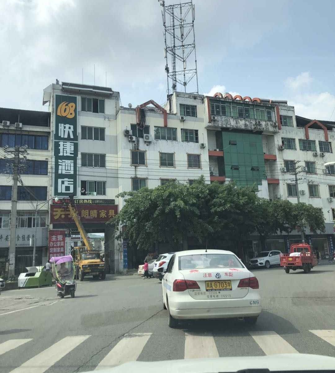 168快捷酒店(成都清泉镇店)