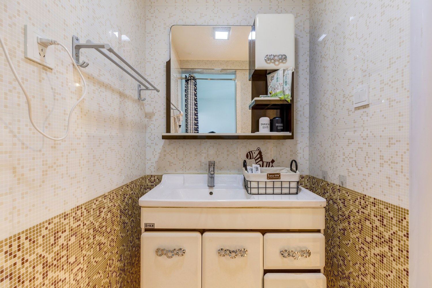 西安鹿边有只小喵咪公寓