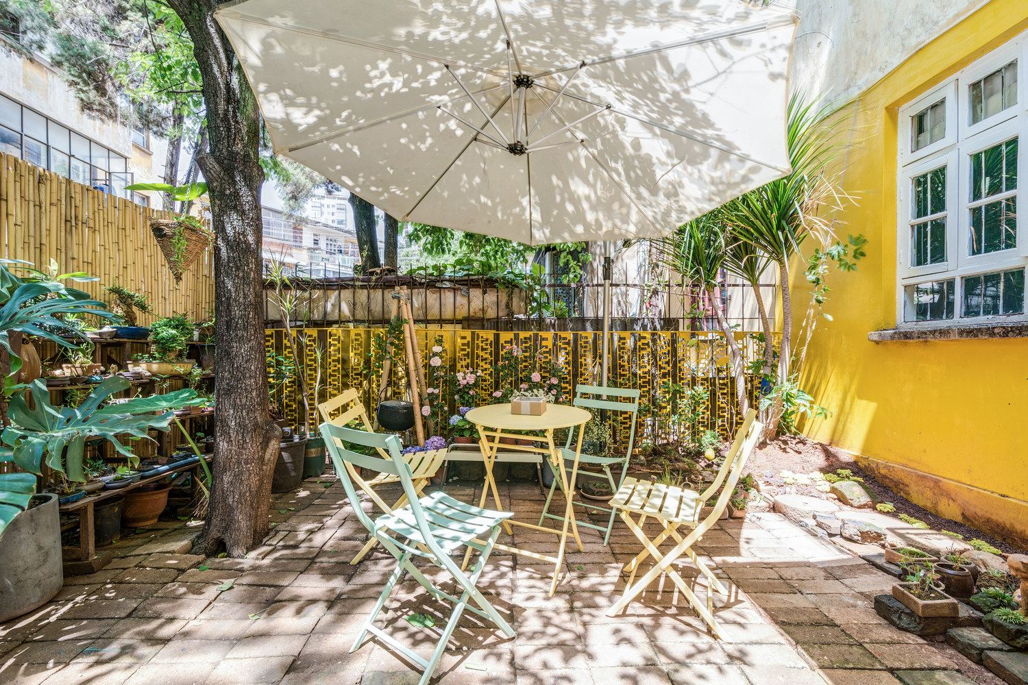 昆明Yu的树下院子公寓(昆明动物园-游乐场分店)