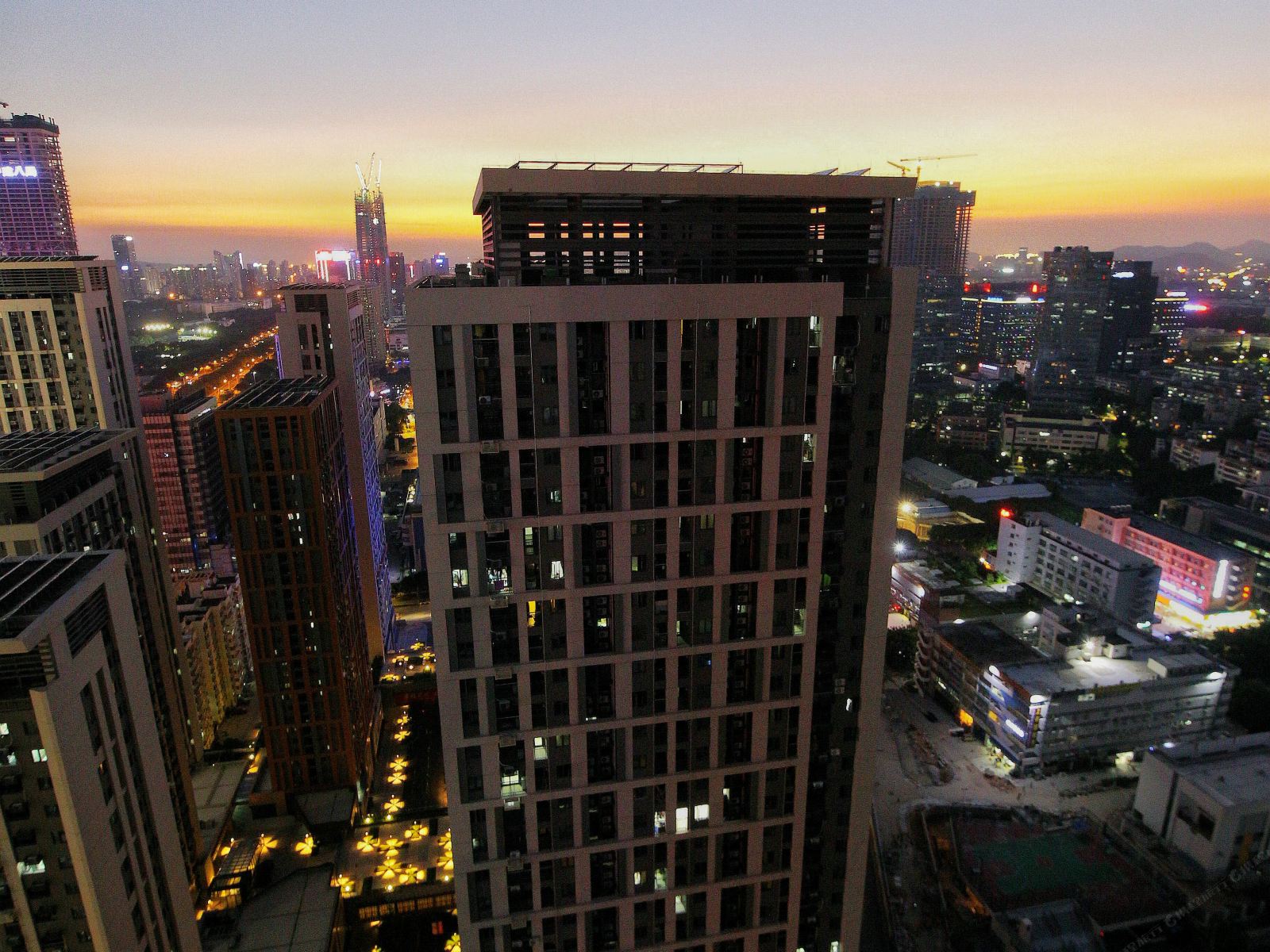 青寓公寓(深圳大冲新城花园店)