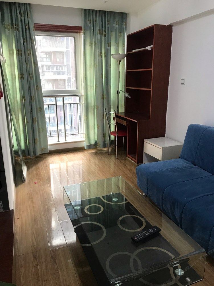 成都蓝蓝的小屋-周霞民宿