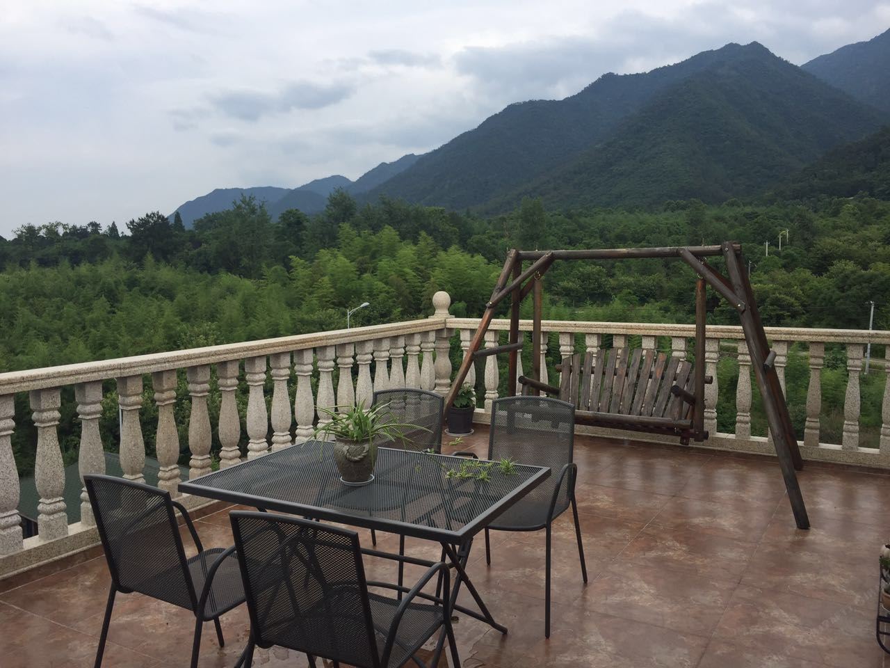 桐庐朵拉小屋民宿
