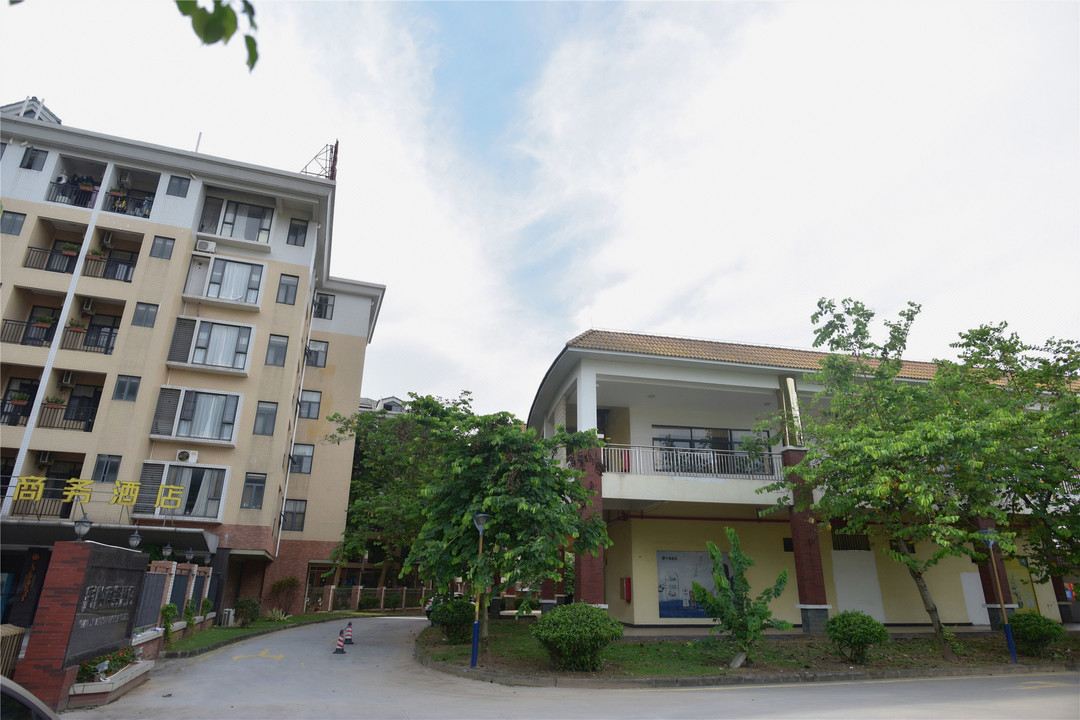 东莞彩怡商务酒店