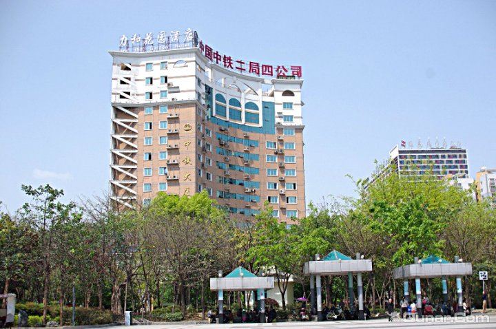 德士顿酒店(成都青白江店)
