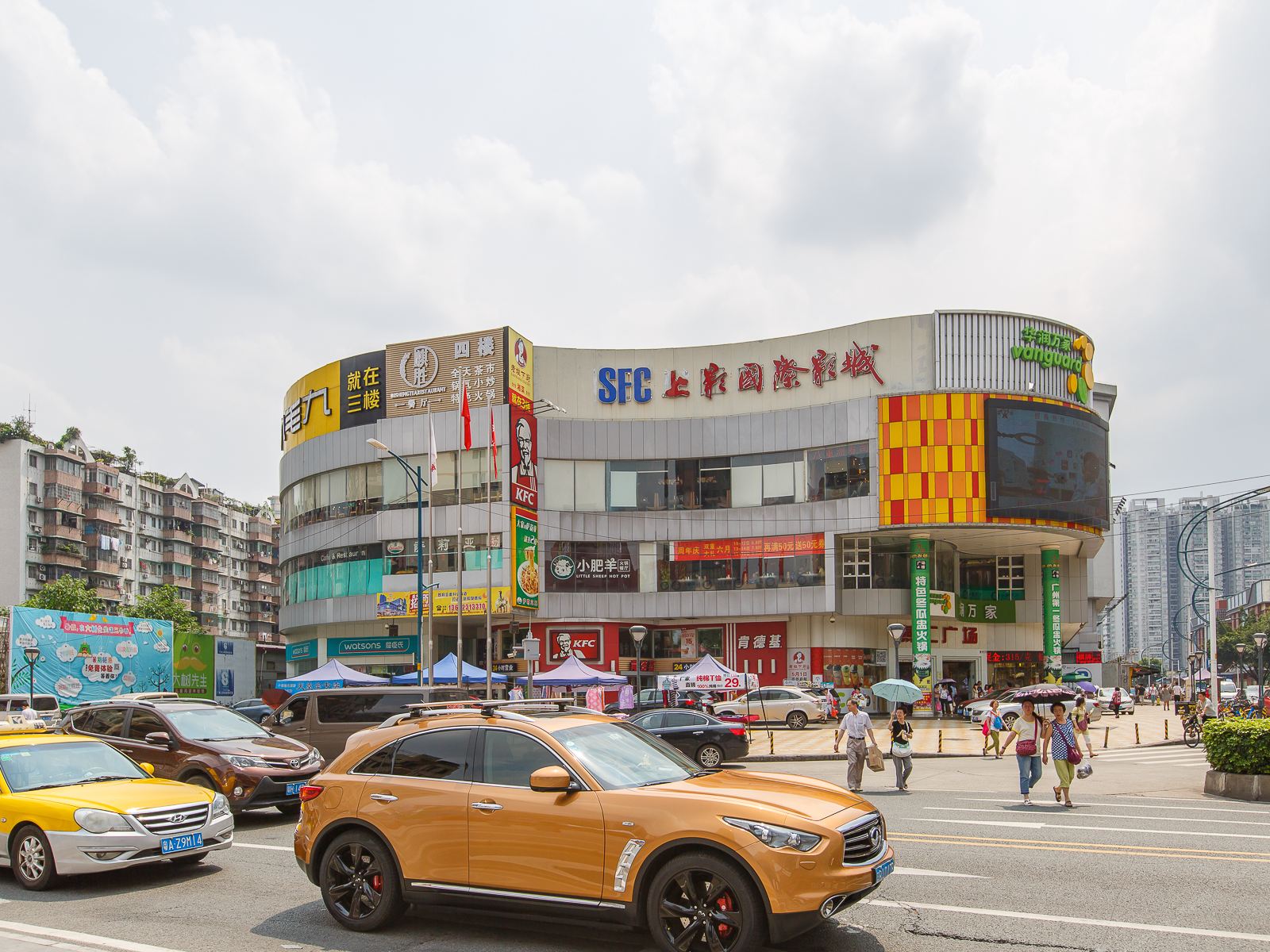 斑斓家公寓(广州江泰路地铁站店)