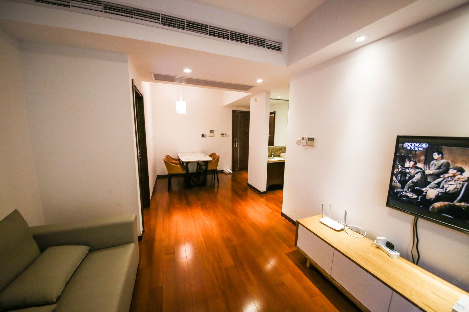 上海源涞悠悠公寓(丁香路店)