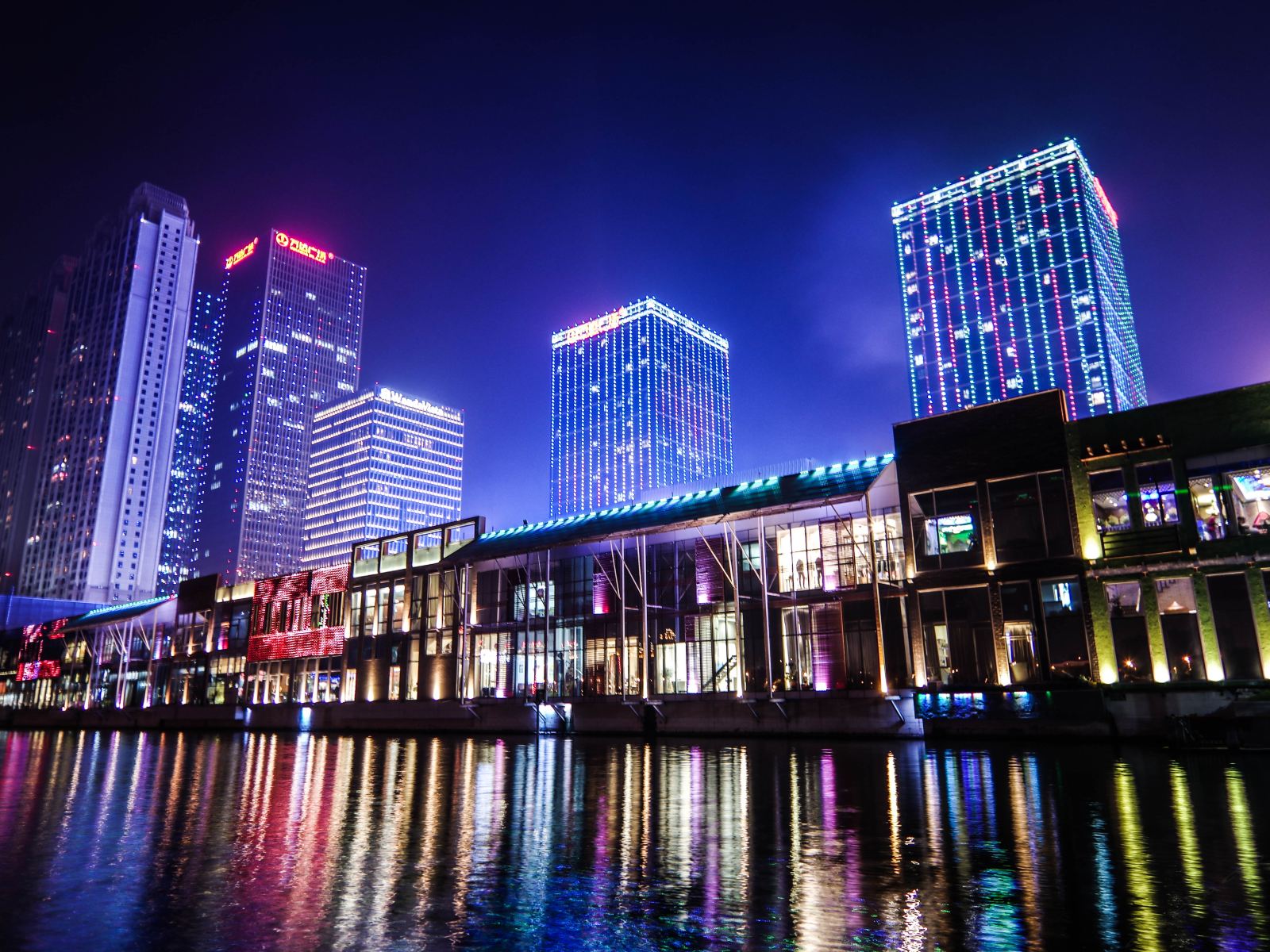 在路上精品公寓(泉州浦西万达广场店)