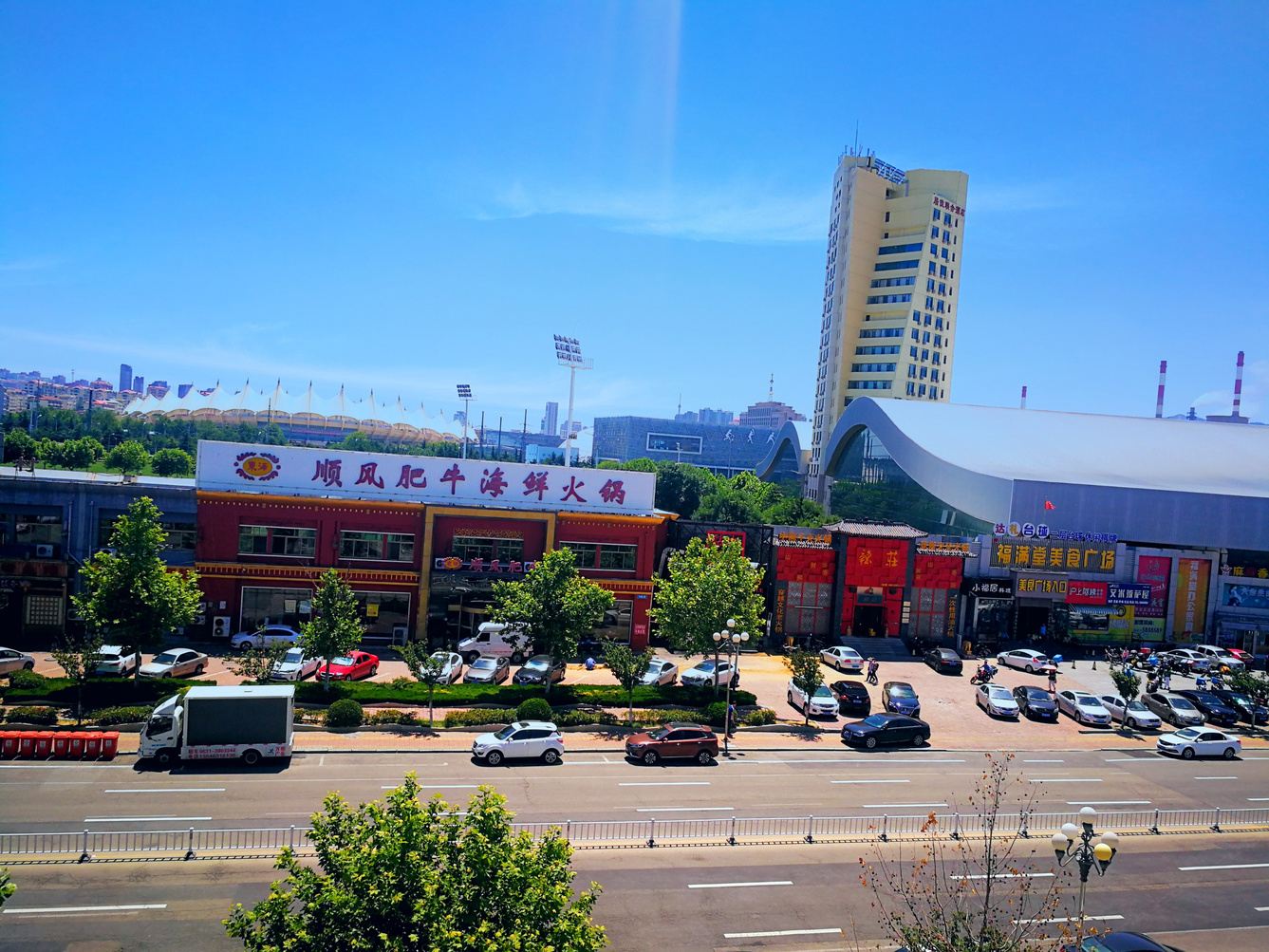威海温馨三居家庭房公寓