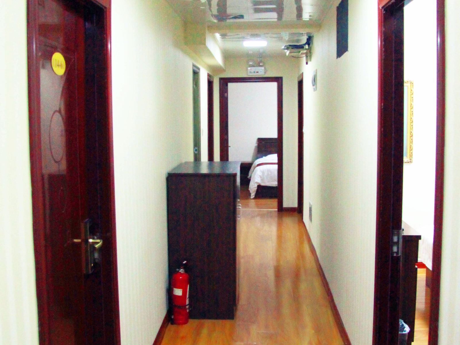 瑞丰宾馆(西安智慧新城小区店)