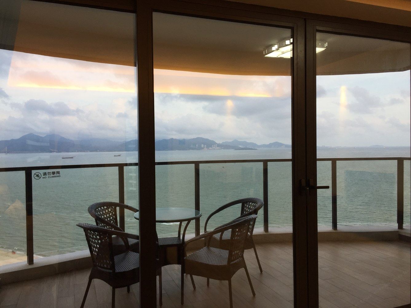 惠州左岸右海小丑鱼酒店华润小径湾分店