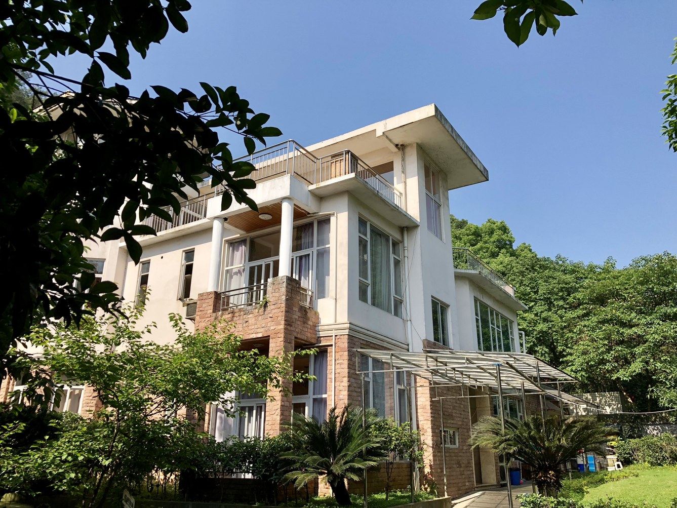 重庆青春派轰趴度假别墅(杨虎城将军纪念室分店)