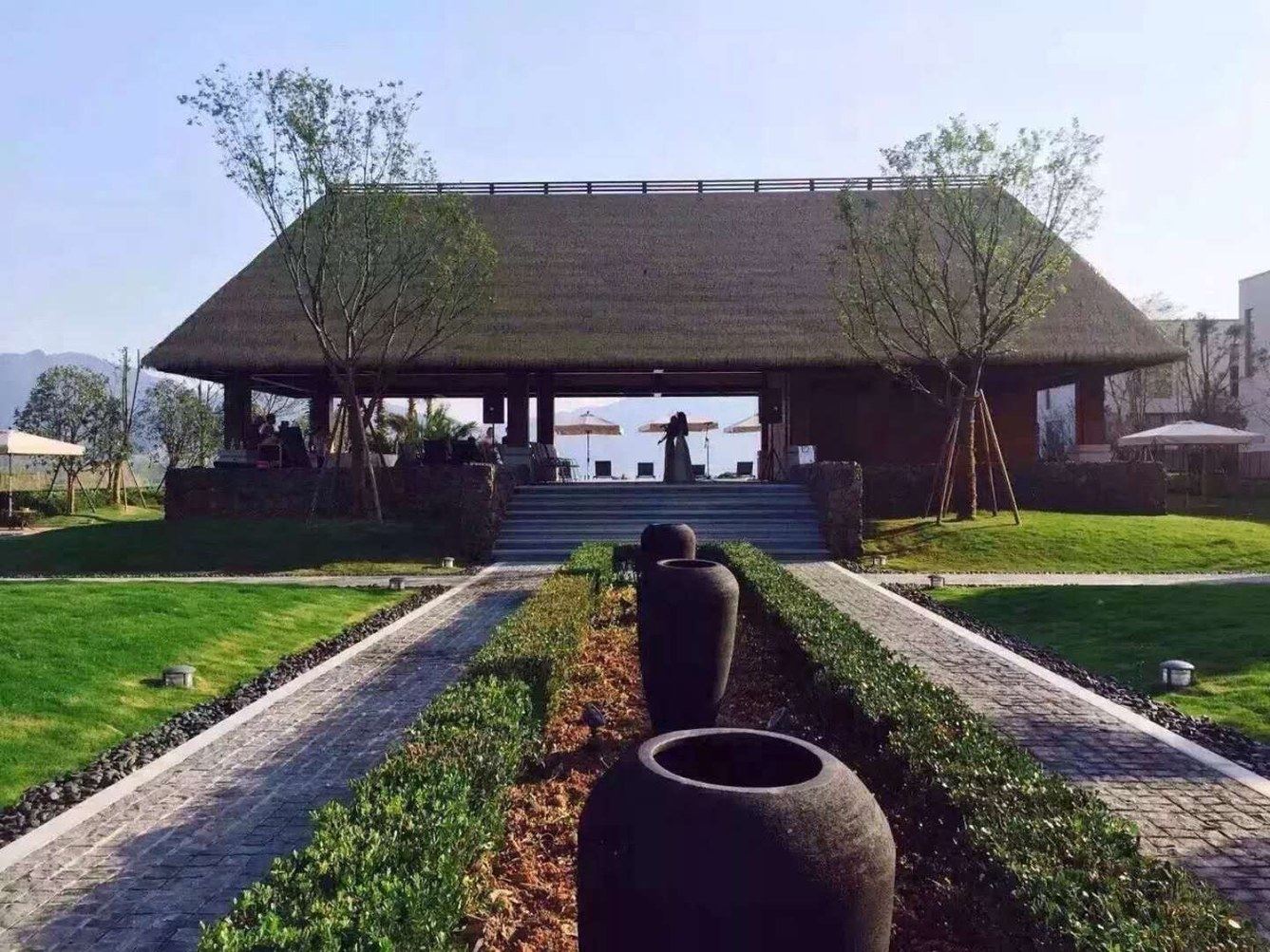 杭州落叶归根一一一余家湖景房公寓