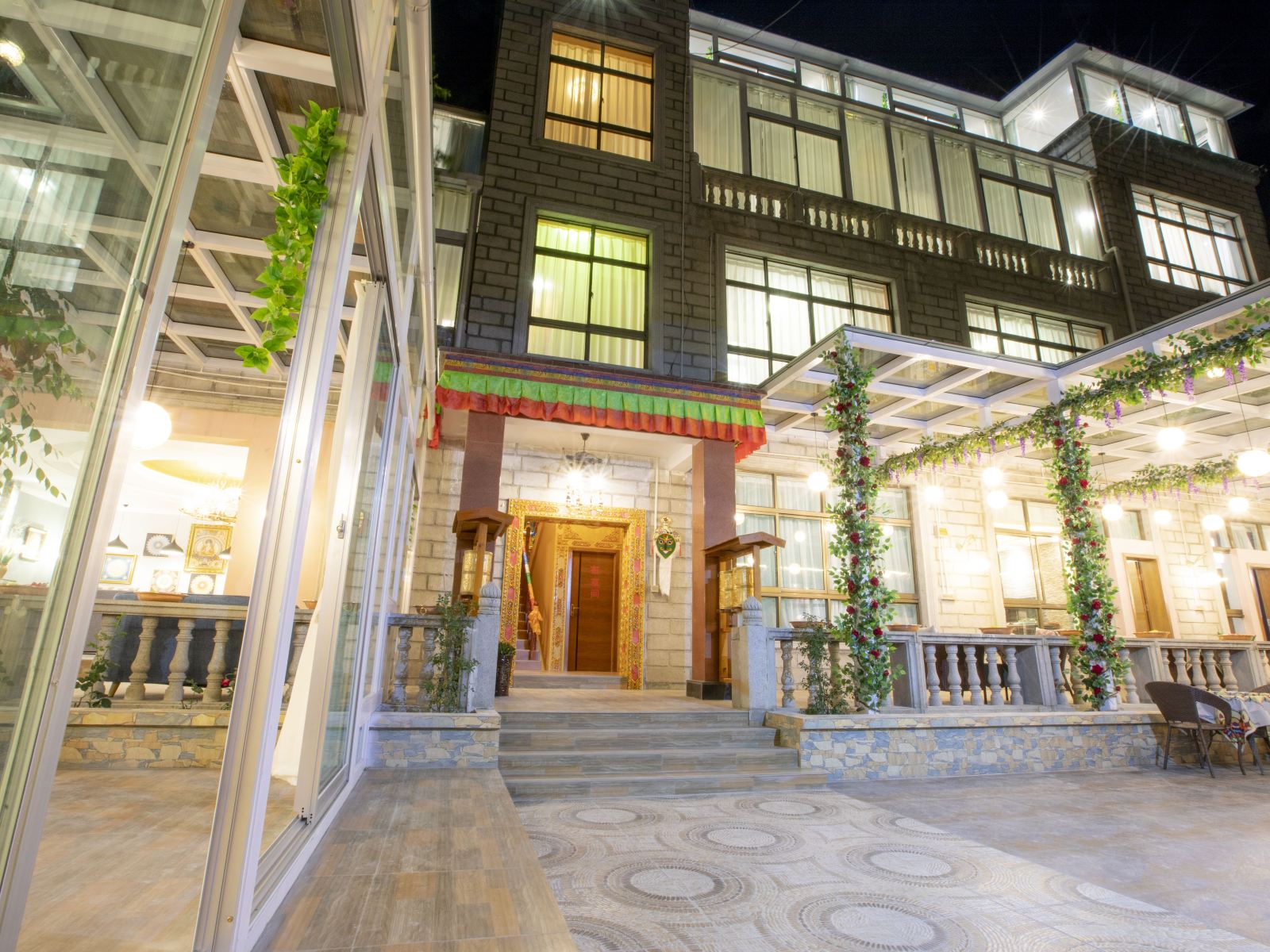 拉萨叁寸见方民宿