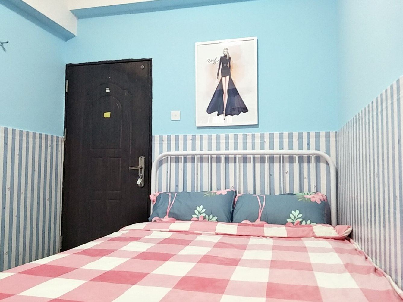 深圳夕阳下的小屋