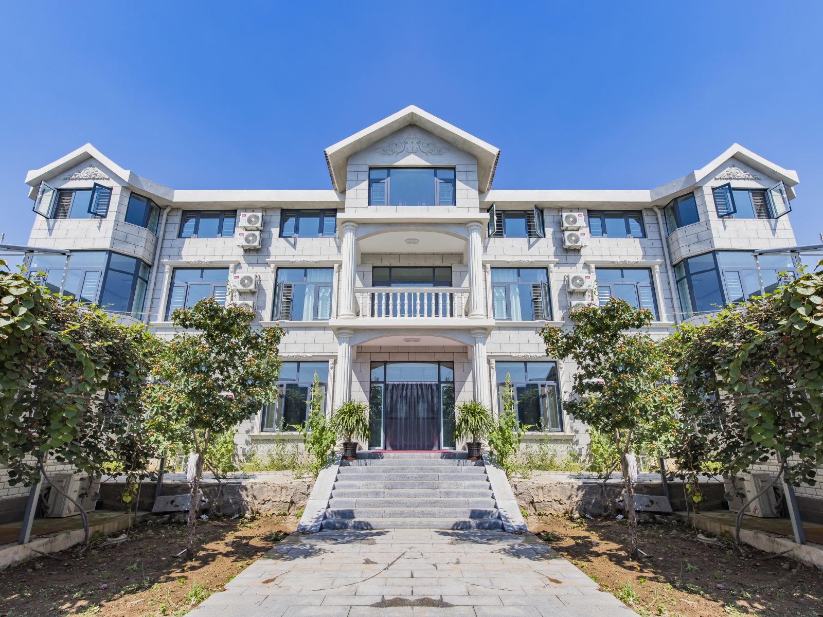 盘山凤兵农家院