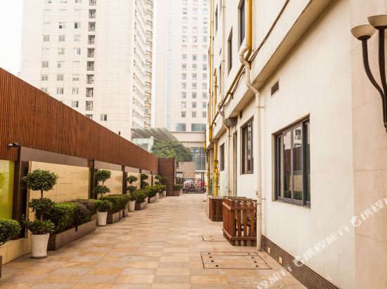 世纪短租公寓(成都骡马市地铁站店)
