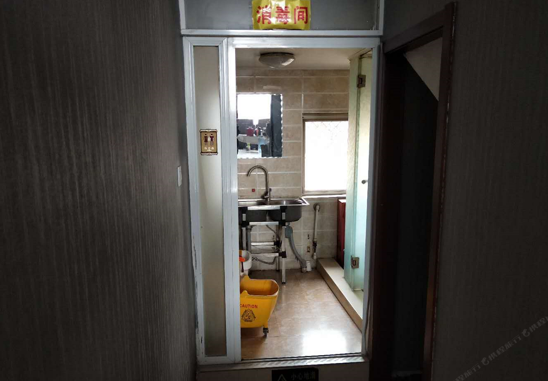 吉家快捷宾馆(唐山光明路店)