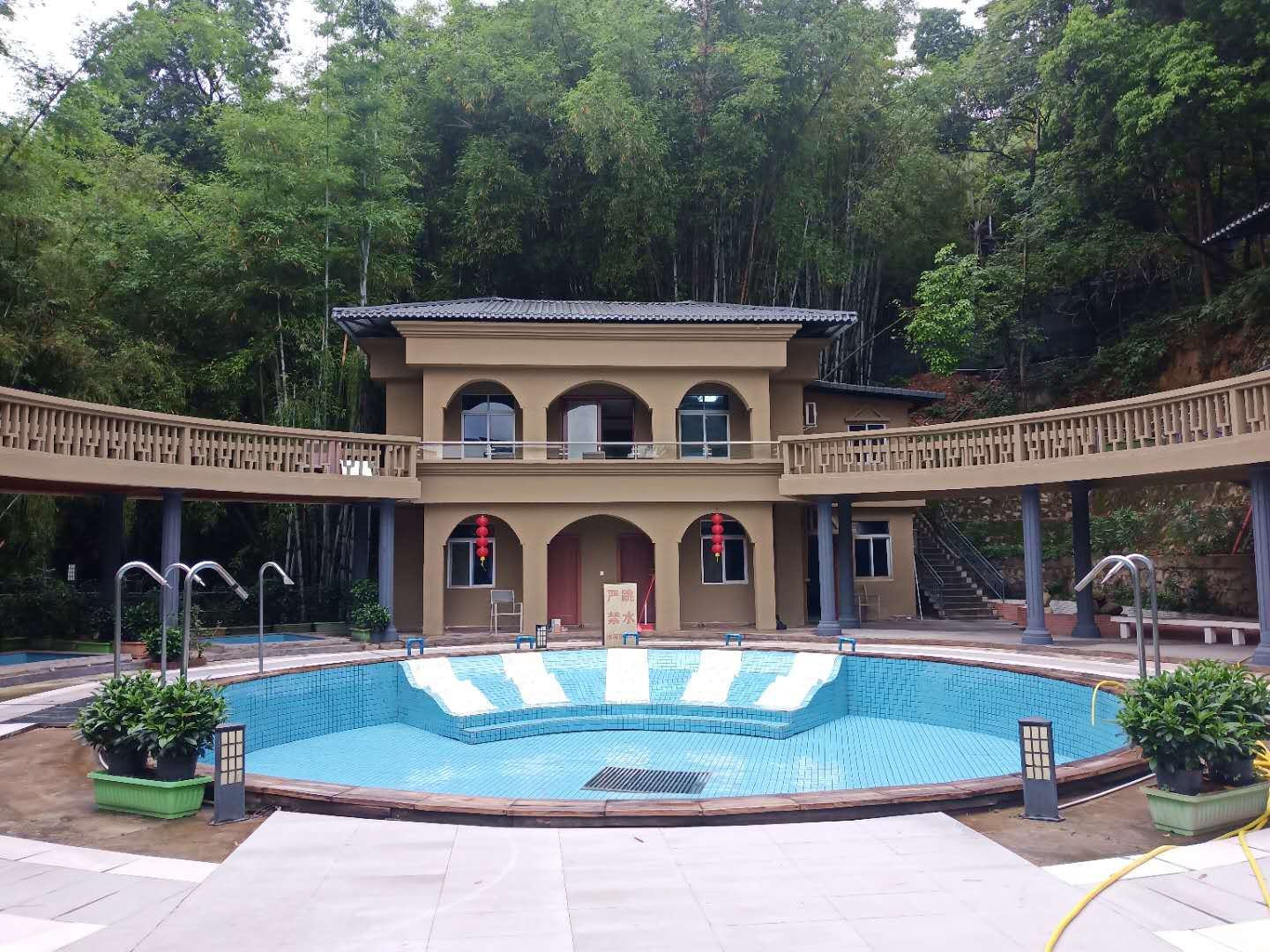 龙泰养生温泉酒店