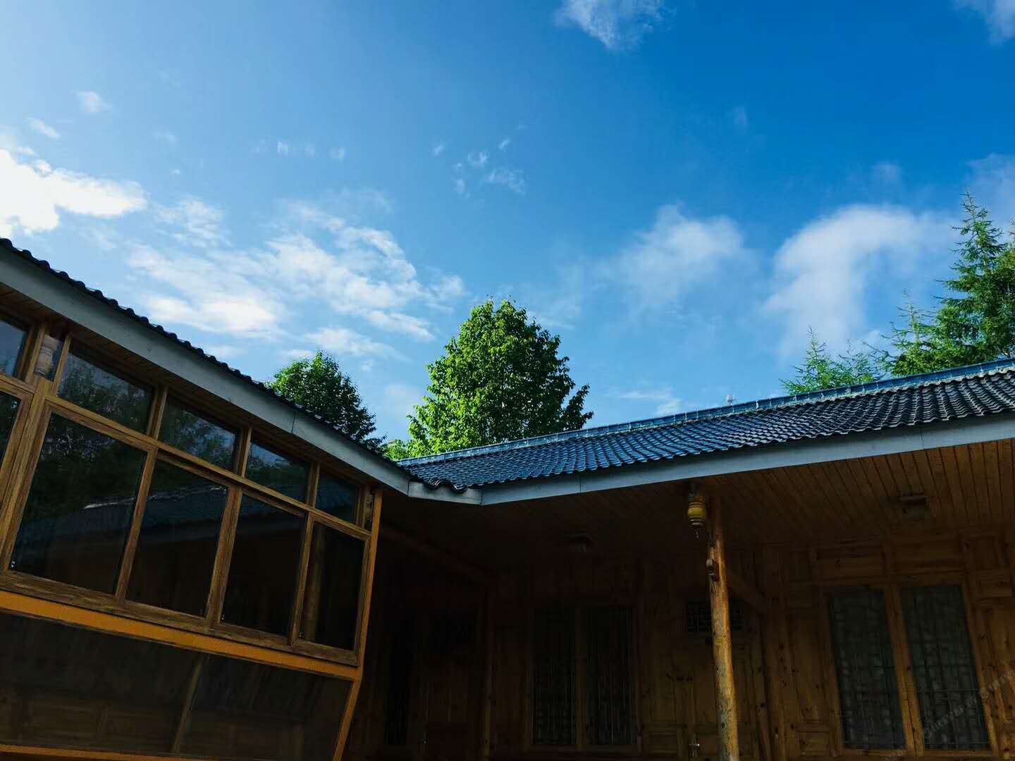 曾家山白云农庄