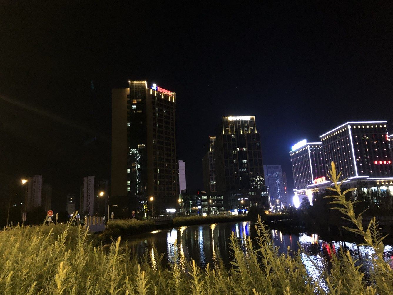 嘉兴上弦月公寓