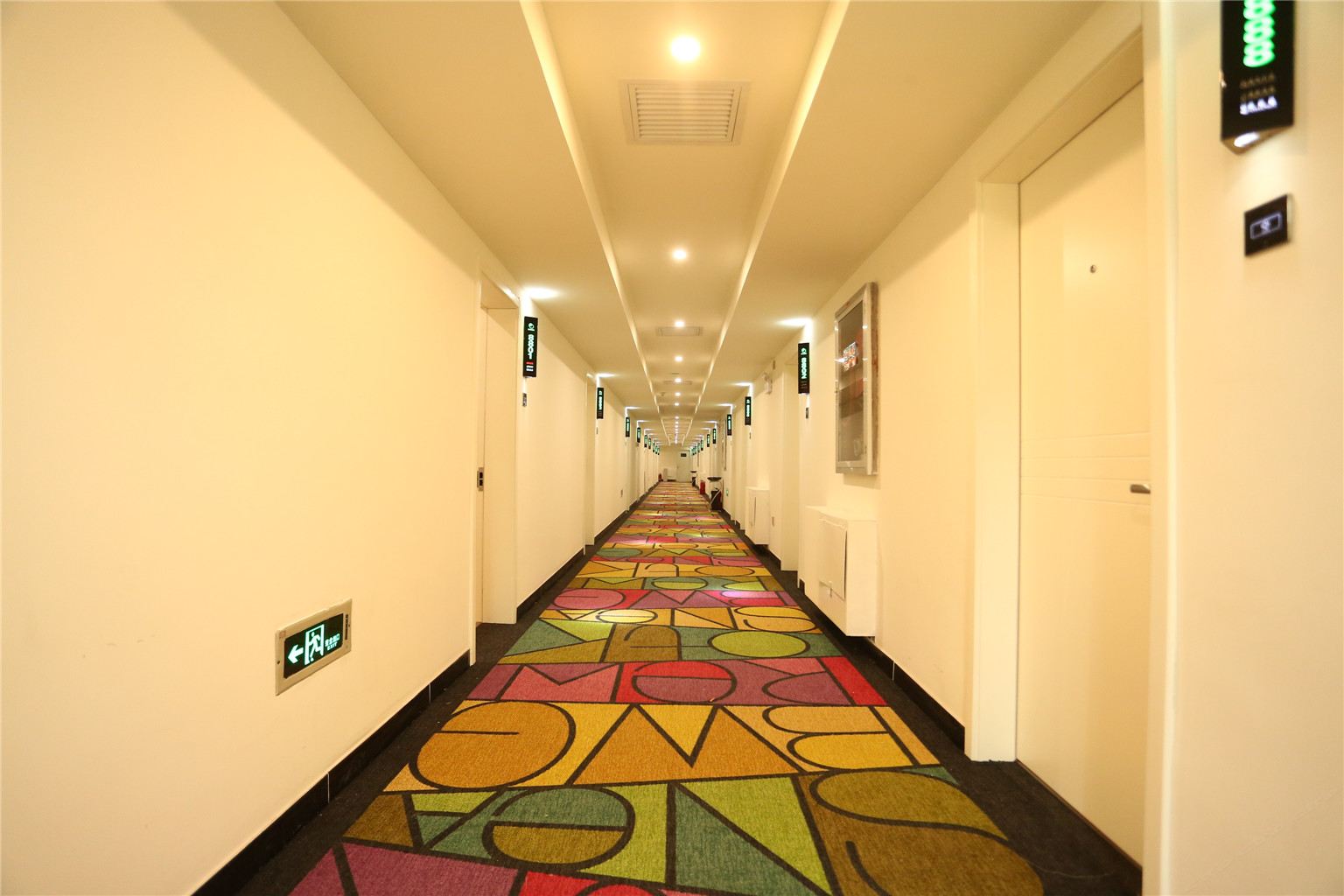 贝壳酒店(太原康宁东街美特好店)